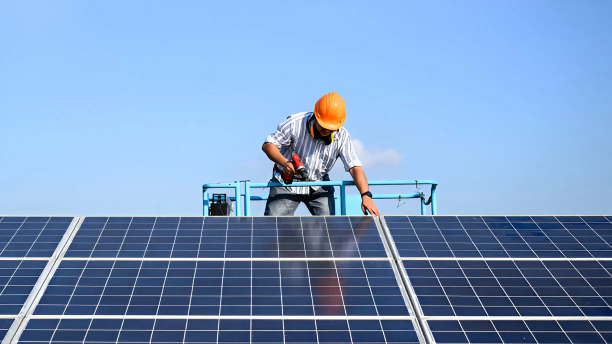 Clean solar panels